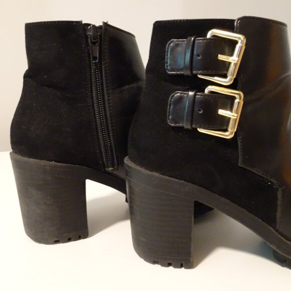 Zara Gold Buckle Detail Ankle Block-heeled Ankle Booties | Black | Size 36 - Picture 4 of 12